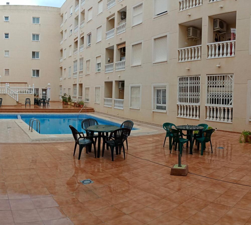 Estudio Wifi Bano 1 Sofa Cama Doble Piscina Playa 100Mts Torrevieja Eksteriør bilde
